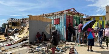 “Ende nuk jemi të sigurt për të ardhmen. Ndihmat janë vonuar”/ Xhamajka përballohet me dëmet e uraganit “Melissa”