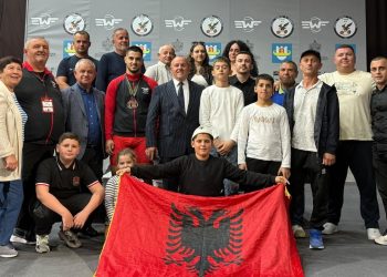 Ertjan Kofsha, medalist bronze në peshngritje, arrin vendin e tretë në Europë dhe thyen katër rekorde europiane.