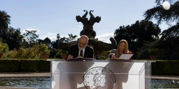 FOTOLAJM/ Takimi i parë bilateral mes qeverive shqiptare dhe italiane, detaje që mbetën jashtë vëmendjes në mbledhjen e zhvilluar në Romë