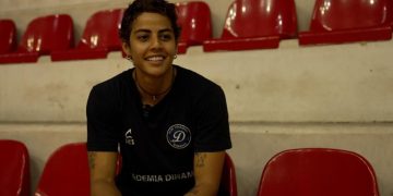 FSHV pezullon për testin e gjinisë, volejbollistja braziliane shprehet për DW: Edhe në Arabinë Saudite nuk më kërkuan këtë.