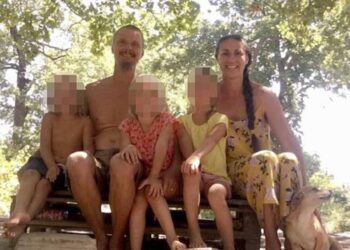 Familja e izoluar humbet kujdestarinë e tre fëmijëve pas ndërhyrjes së autoriteteve italiane.