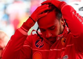 Ferrari dhe zhgënjimi i Hamilton: Një sezoni i parë i vështirë, por optimizmi për skuadrën është i pranishëm.