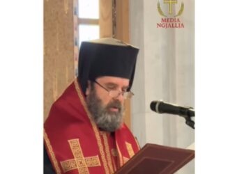 Festimet e 28 Nëntorit: Kisha Orthodhokse Autoqefale e Shqipërisë organizon meshën për "Dhoksologjinë e Flamurit"