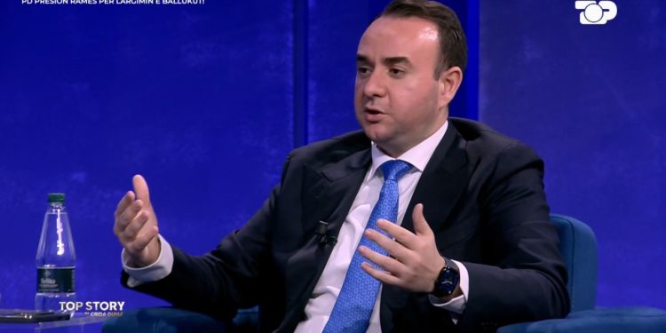 "Foltorja shënon fillimin e veprimit" / Sulo drejtohet deputetit të PD: E vështirë të rrëzohet Rama, protesta mund të ndikojë vetëm në SPAK.