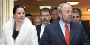 Ftesë në 5: Si u shpall lidhja e Fatos Nanos me Xhoanën në vitin 2001?