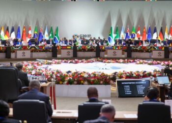 G20 apelon për një "paqet të drejtë" në Ukrainë, nënvizim i rëndësishëm nga samiti në Johannesburg

Kreu i shteteve të G20, të mbledhur në Johannesburg, kërkuan një "paqet të drejtë dhe të qëndrueshme" për Ukrainën, si dhe për Sudanin, Republikën Demokratike të Kongos dhe "territoret e pushtuara palestineze", sipas një deklarate të publikuar sot.