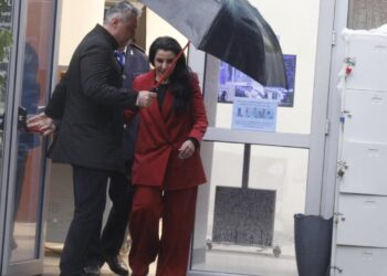 GJKKO publikon vendimin pas seancës për pezullimin nga detyra të Belinda Ballukut dhe ndalimin e përdorimit të pasaportës.