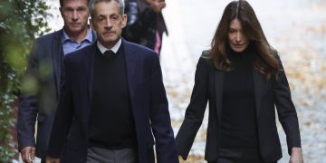 Gjykata franceze do të shqyrtojë sot apelimin e vendimit për lënien në burg të Sarkozit.