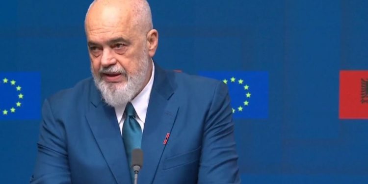 Hapet grupi i kapitullit përfundimtar / Rama në Bruksel: Nuk jemi përfaqësues të një partie politike, por të një kombi. Shqipëria niset me krenari nga ky etapë.