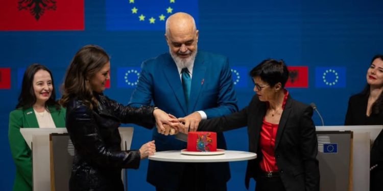 Hapja e grupit të fundit të negociatave, Spiropali: Kurorëzimi i një dekade reformash të rëndësishme, një perspektivë e re për sfida dhe mundësi.