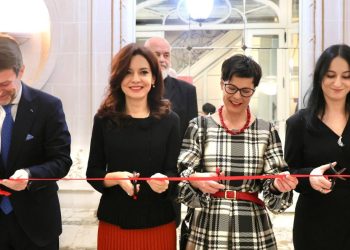 Hapja e kapitullit të fundit, Spitopali dhe komisionerja Marta Kos inauguruan godinën e re të misionit shqiptar në BE.
