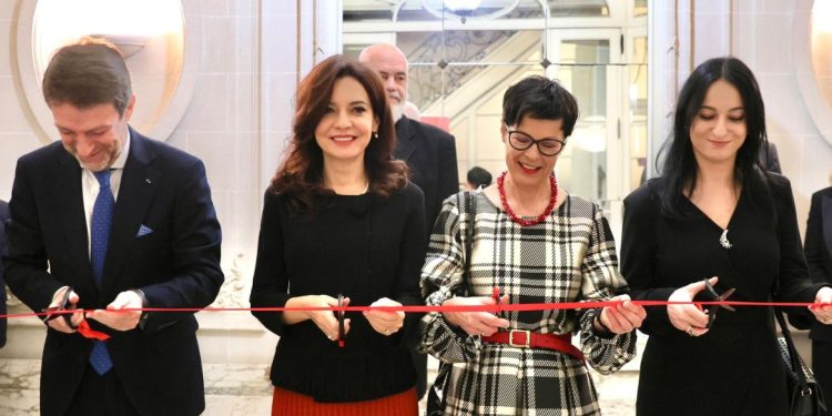 Hapja e kapitullit të fundit, Spitopali dhe komisionerja Marta Kos inauguruan godinën e re të misionit shqiptar në BE.