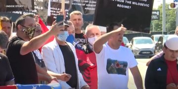 Historia E Brendshme: Transkripte të ndryshuara të seancave, shkelje të të drejtave dhe ofendime ndaj liderëve të UÇK për simbolet kombëtare. Çfarë ndodh në Hagë?