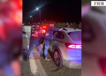 I hoqën me forcë mjetin 41-vjeçarit, një nga autorët e ngjarjes arrestohet, duke lëvizur me armë sportive.