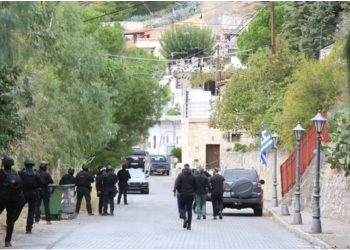 HAKMARRJE mes dy familjeve? Breshëri plumbash në Greqi, tre persona të vrarë dhe mbi 10 persona të plagosur