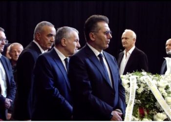 Homazhet për Fatos Nanon, përfaqësues të opozitës marrin pjesë në ceremoni, Mediu: Njeri i mendimit dhe tolerancës