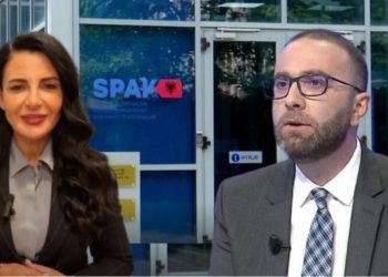 “E quante Ramën ‘Palloshi i gjatë’ në mesazhe”/ Bardhi: E pandehura Belinda Balluku, kandidate për banore e Burgut të Grave në Pojskë