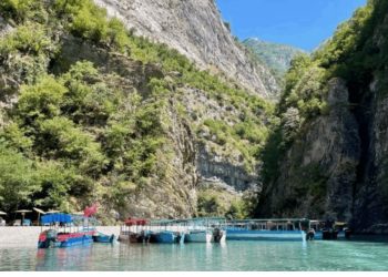 “Express”: Shqipëria, “Tajlanda e Evropës”, një parajsë tropikale vetëm pak orë larg Britanisë