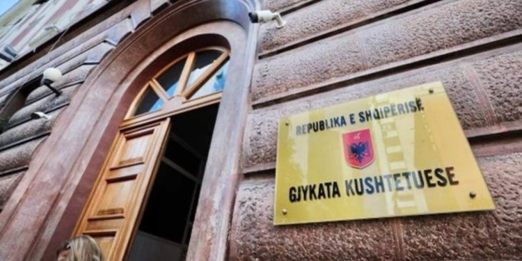 “5 me 3” për Erion Veliajn! Zbulohet si votuan anëtarët e Kushtetueses, kush ishte pro dhe kush kundër