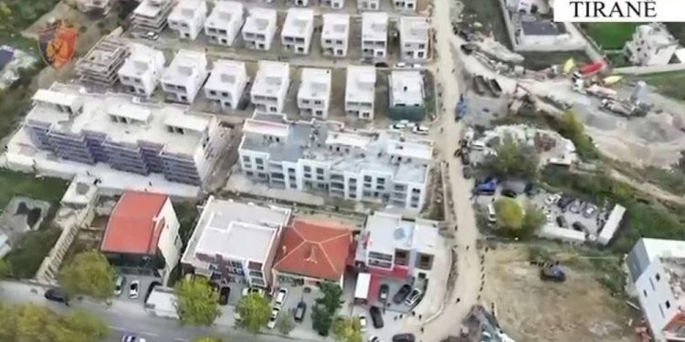 Lejuan vilat pa leje të ish-deputetit socialist, arrestohen 5 inspektorë të IMT