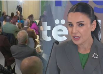 E pandehur nga SPAK/ Belinda Balluku del në konferencë me “palloshin e gjatë”