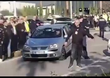 Vrasje në Rinas, autorët qëlluan drejt një Benzi të bardhë, vetë u larguan me Toyota Yaris