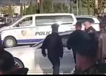 VIDEO/ Makina e bërë shosh nga plumbat, Dosja.al siguron pamjet nga vrasja në Rinas