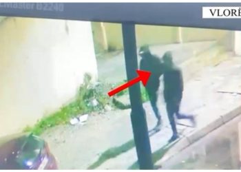 EMRAT/ Dogjën qëllimisht dy automjetet në Vlorë, arrestohet autori në kërkim edhe bashkëpuntori i tij