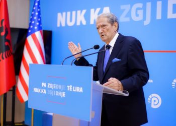 Berisha: Mediat po censurojnë lajmin që Muç Shaljani bëri fushatë dhe bleu vota për ministrin Ervin Hoxha