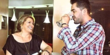 Tragjedia përsëritet/ Shpat Kasapin e “ndjek” fati i të atit, humbi jetën në moshë të re dhe e la jetim këngëtarin! Ish-bashkëshortja duhet ta rrisë e vetme Roelin, ashtu si nëna e tij pas ikjes së babait