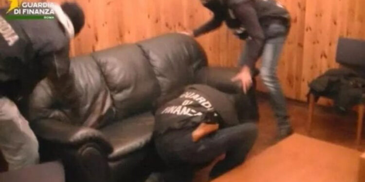 “Më bënte presion, drogën e shiste…”! La Repubblica: Kryesori në hetimin e Guardia di Finanza: Kush është “Loli”, shqiptari që mbushi Romën me kokainë nga Ekuadori