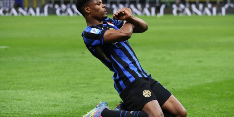 Inter, Dumfries nuk luan në derbi, ndërsa Lautaro dhe Thuram formojnë dyshën e sulmit.