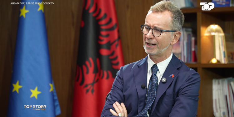Intervista në “Top Story”: Gonzato mbi rëndësinë e negociatave të anëtarësimit dhe sfidat e burokracisë në Bruksel.