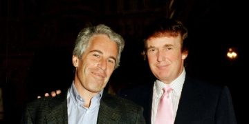 Intervistë për të "mbyllur" Trumpin, si Wolff iu drejtua Epstein për ndihmë para zgjedhjeve të vitit 2016