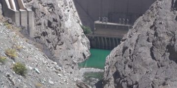 Iranit i shkaktohen probleme nga mbjellja e reve, pasi pas thatësirave fillojnë përmbytjet.