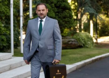 Ish-ministri, nën akuzat për korrupsion, mbetet në paraburgim nga Gjykata Supreme e Spanjës, duke rrezikuar një dënim prej 24 vitesh.