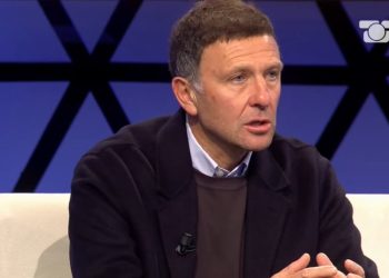 Jupi tregon habinë për pranimin e Nuhiut si trajner të Tiranës, ndërsa analizon situatën e vështirë të bardhebluve: Flamurtari ka ende një mundësi shprese.