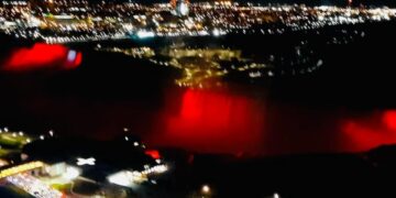 Kanadaja gjithashtu ‘vishen’ me ngjyrat e flamurit tonë, duke ‘mbështjellur’ Ujëvarën e Niagarës.