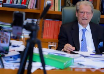 Kandidatë të pavarur që u mbështetën nga opozita, nuk arritën të fitojnë në zgjedhjet e pjesshme lokale; Berisha deklaron: Populli e hoqi besimin nga Rama.