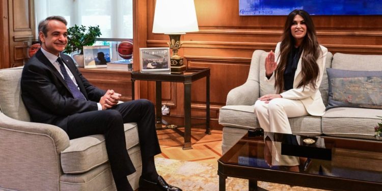 Kimberly Guilfoyle emërohet ambasadore e Shteteve të Bashkuara në Greqi.