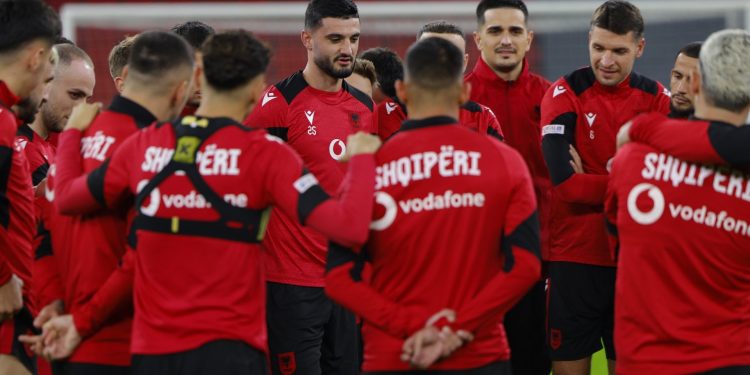 Kombëtarja nxit shpresat për vazon e dytë të shortit pas dy ndeshjeve të tjera.