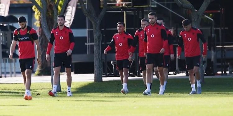 Kombëtarja shqiptare zhvillon stërvitjen e saj të parë përballë Andorrës, duke pasur mungesë tre lojtarësh në grup.