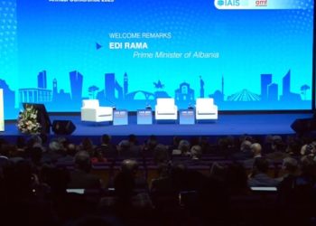 Konferenca Vjetore e IAIS, Rama me humor: Shpresoj që veshja ime të reflektojë seriozitetin me të cilin e kam përgatitur këtë fjalim.