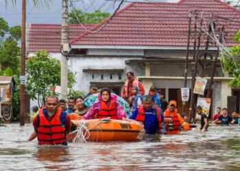 Krisje tragjike në Azi: 600 jetë të humbura dhe mijëra të zhdukur pas përmbytjeve masive