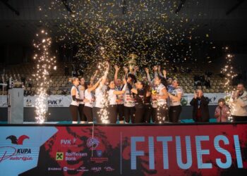 Kupa e Pavarësisë qëndron në Kosovë, me ekipet nga Ferizaj që triumfuan ndaj Pogradecit në kategorinë femrore dhe ndaj Pejës në kategorinë mashkullore.