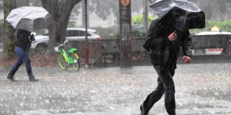 Kushtet atmosferike të paqëndrueshme, parashikimi i motit për këtë të dielë.