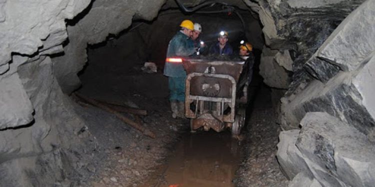 LAJM I FUNDIT/ Administratori humb jetën në minierat e Bulqizës