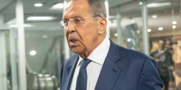 Lavrov: Rusia do të realizojë teste bërthamore nëse një superfuqi tjetër i përpunon ato.