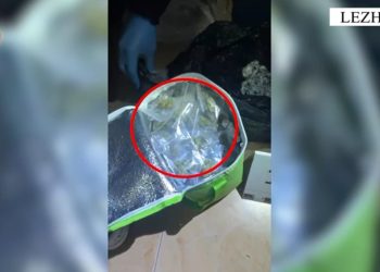 Lezhë: Arrestohet 43-vjeçari që tentoi të largohej nga policia me biçikletë, duke hedhur çantën me kanabis në lumë.