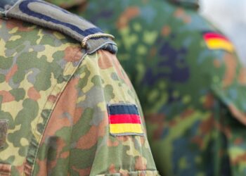 Lideri i së majtës gjermane sugjeron të rinjve të konsumojnë marijuanë për të evituar shërbimin ushtarak